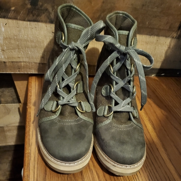 Women's Lorelle Wedge Olive Green Hiker Boots Shoes - Merona Size 11 - Picture 11 of 13